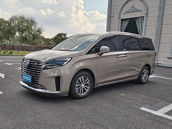 別克GL8 艾薇亞_600_450.jpg